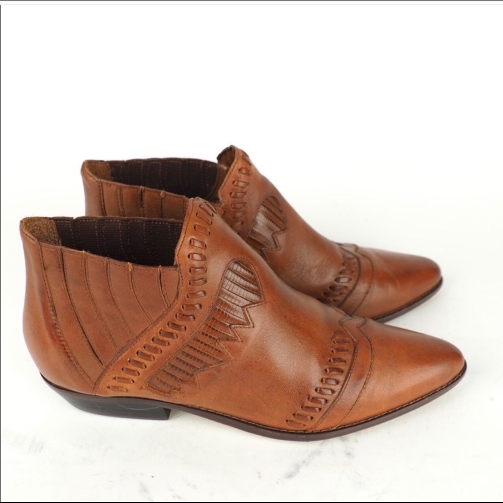 Brown booties vintage western made in Brazil